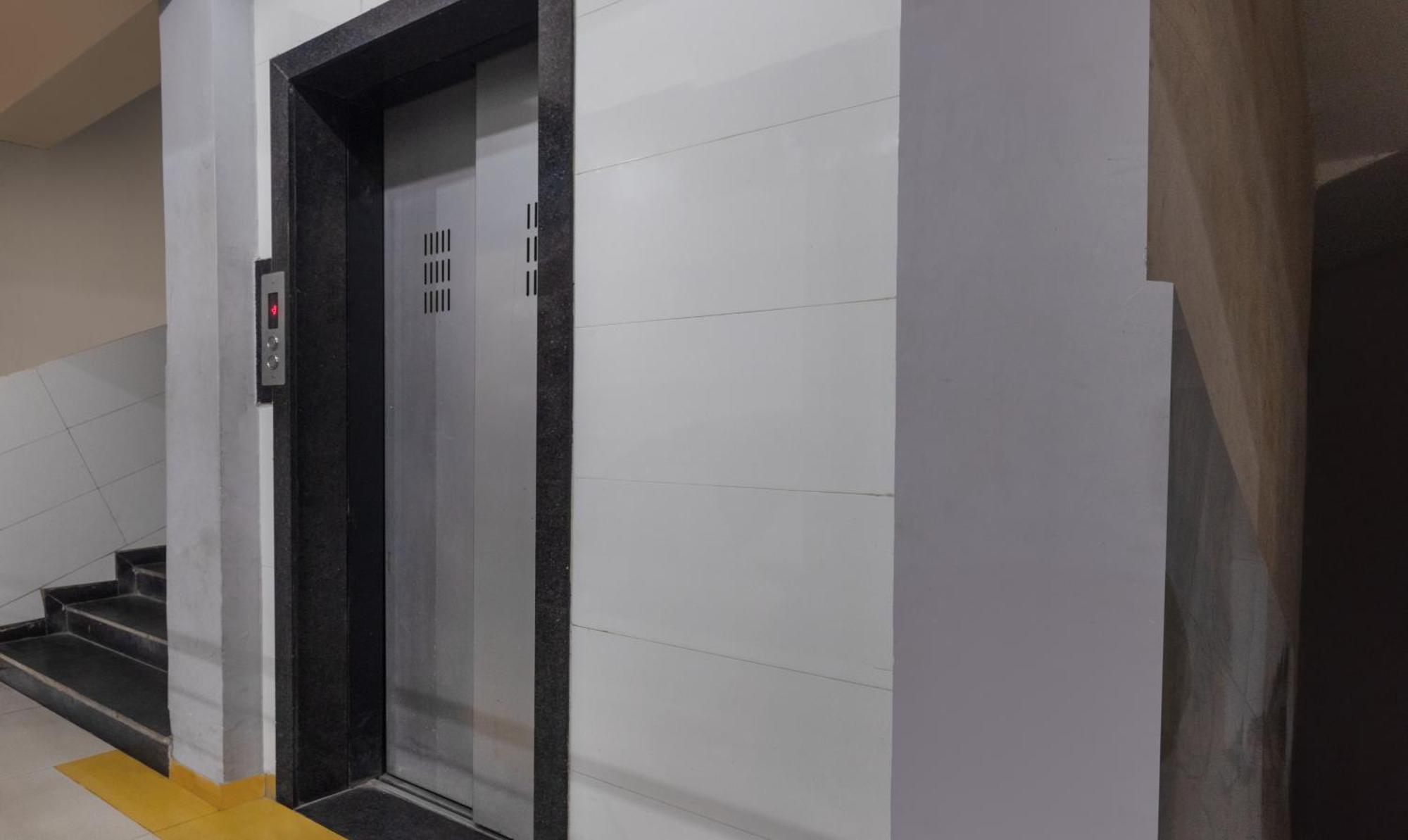 Itsy Hotels Signature, Nehru Nagar Αχμπανταμπάντ Εξωτερικό φωτογραφία