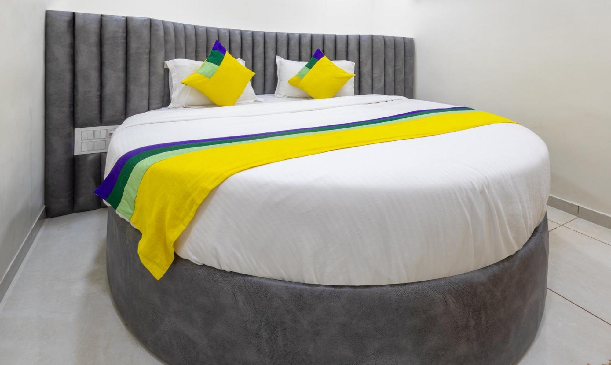 Itsy Hotels Signature, Nehru Nagar Αχμπανταμπάντ Εξωτερικό φωτογραφία